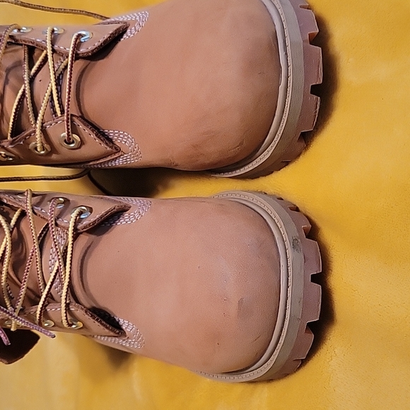 Timberland Camel Colored Boots Size 6M - Picture 2 of 9